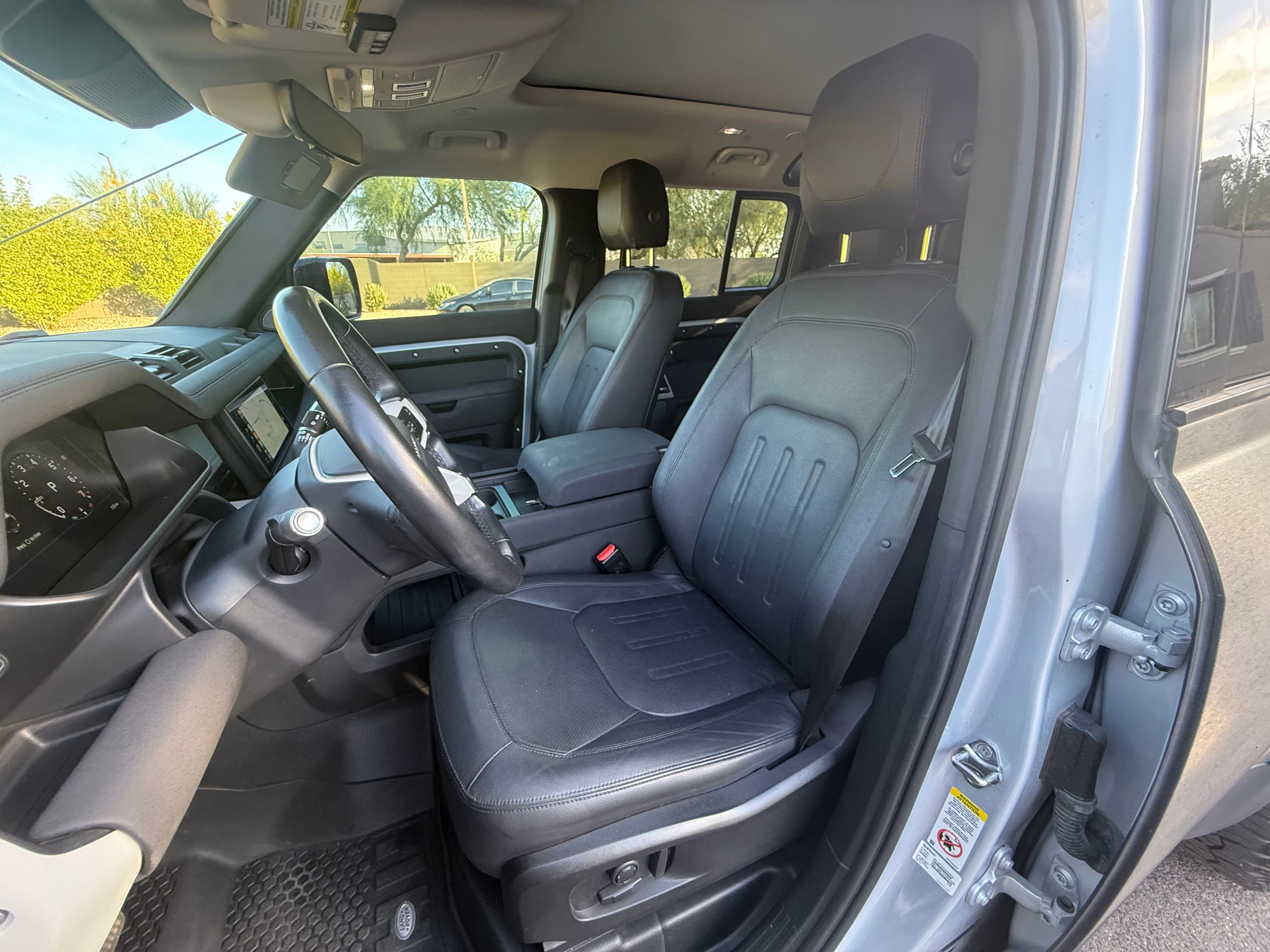 Used 2022 Land Rover Defender 110 SE AWD/4WD image 9