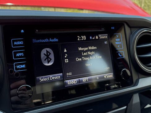 Used 2017 Toyota Tacoma TRD Sport w/ Tow Package (A/T) image 27