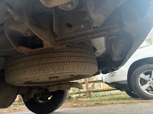 Used 2016 Chevrolet Express 2500 image 16