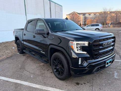 Used 2022 GMC Sierra 1500 Elevation w/ LPO, Elevation Black Package image 6