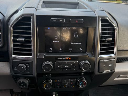 Used 2016 Ford F150 XLT w/ Equipment Group 302A Luxury image 12