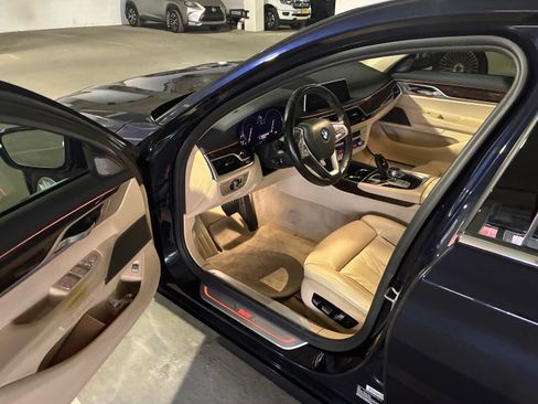 Used 2019 BMW 750i xDrive image 4