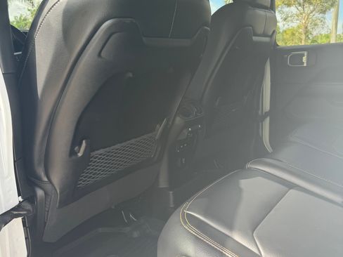 Used 2024 Jeep Wrangler Unlimited Sahara w/ Technology Group image 5