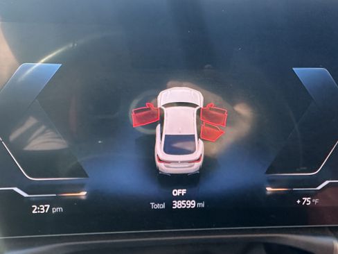 Used 2022 BMW i4 eDrive40 image 27