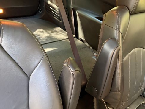 Used 2017 Buick Enclave Leather AWD/4WD image 11