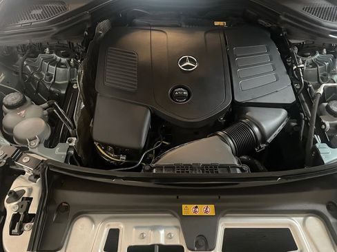 Used 2025 Mercedes-Benz GLC 300 4MATIC image 14
