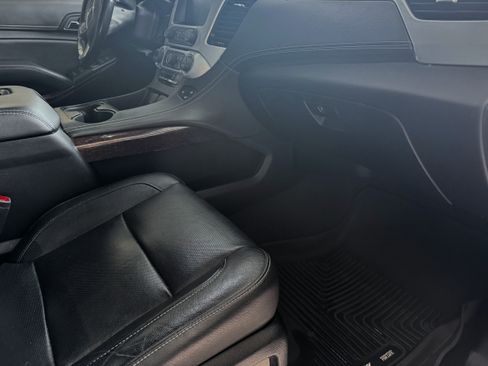 Used 2019 GMC Yukon XL SLT image 18