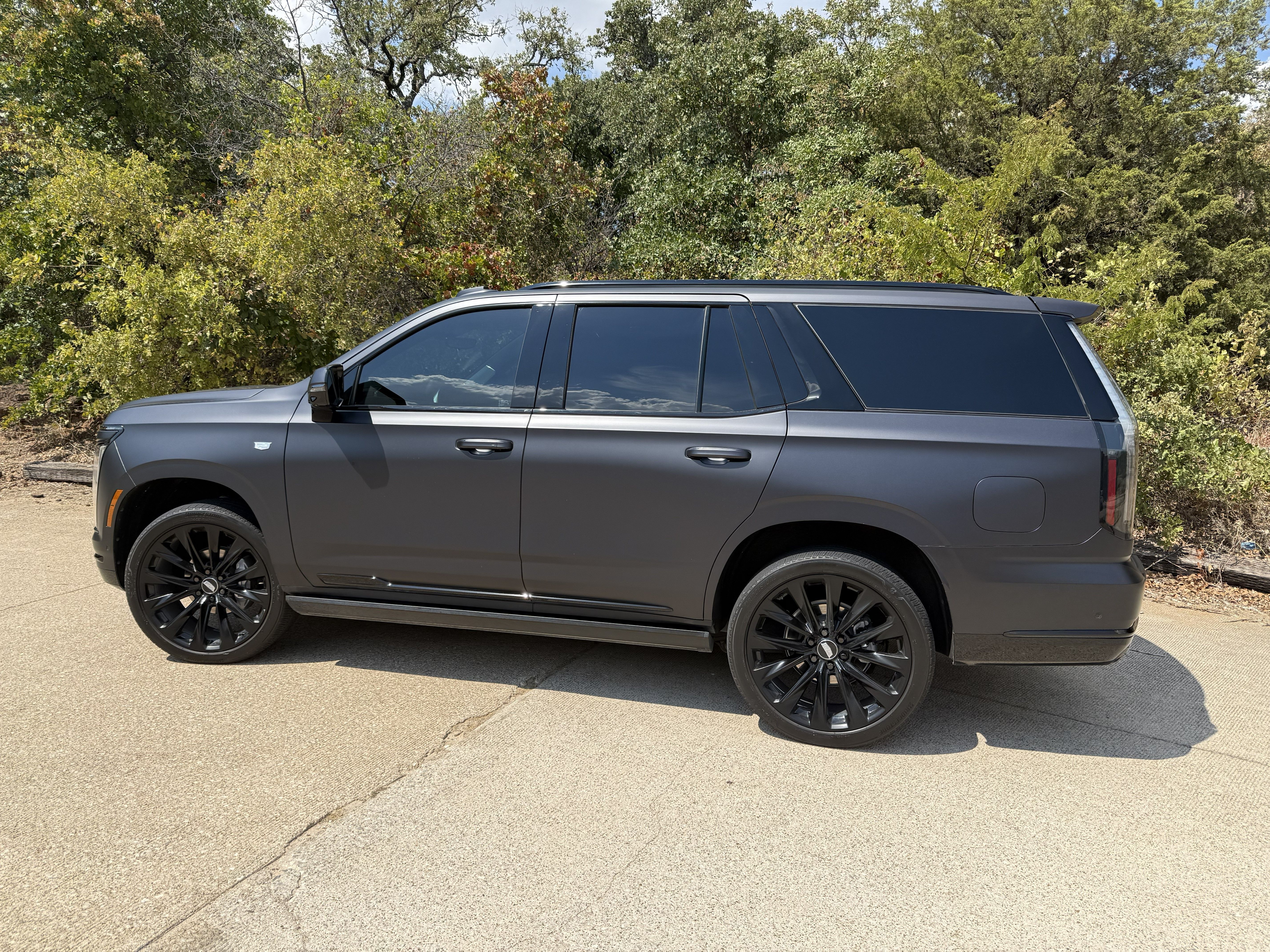 Used 2025 Cadillac Escalade Sport Platinum w/ LPO, ONYX Package AWD/4WD image 1
