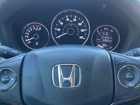 Used 2022 Honda HR-V LX image 9