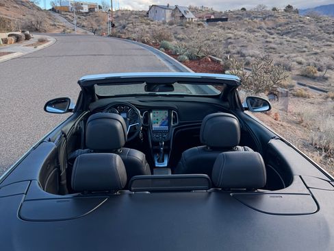 Used 2019 Buick Cascada Premium image 10