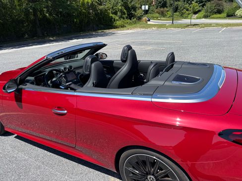 Used 2024 Mercedes-Benz CLE 300 4MATIC Cabriolet image 10