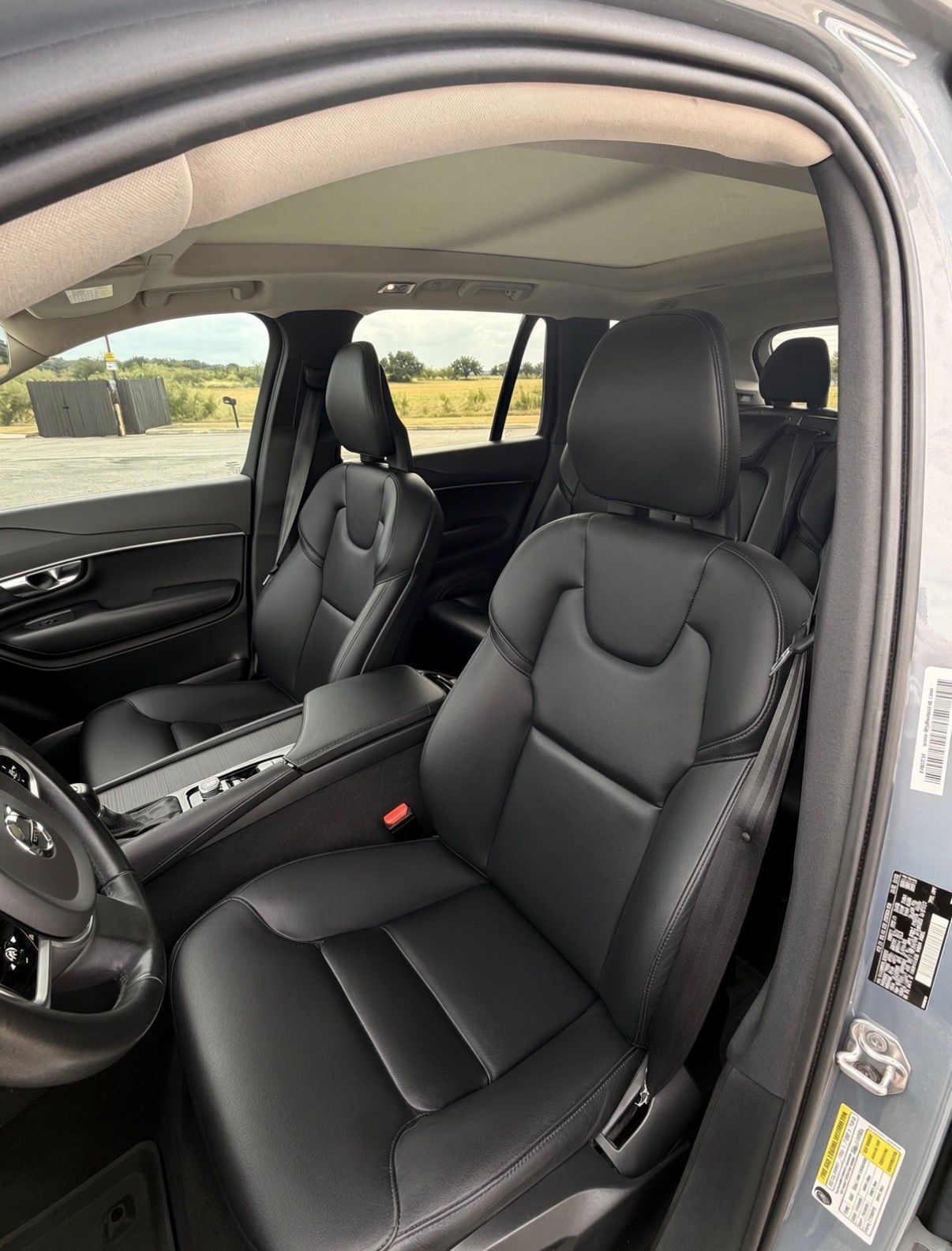 Used 2020 Volvo XC90 T5 Momentum w/ Protection Package Premier AWD/4WD image 11