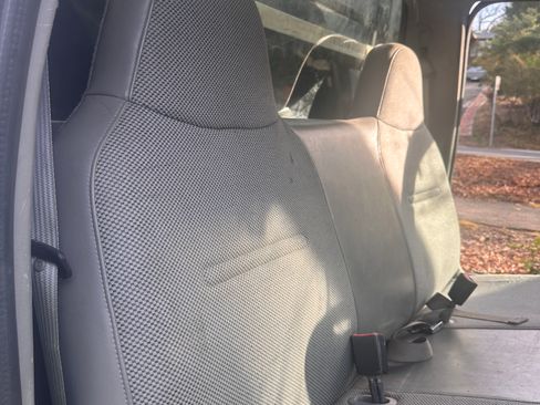 Used 2003 Ford F550 2WD Regular Cab Super Duty image 21