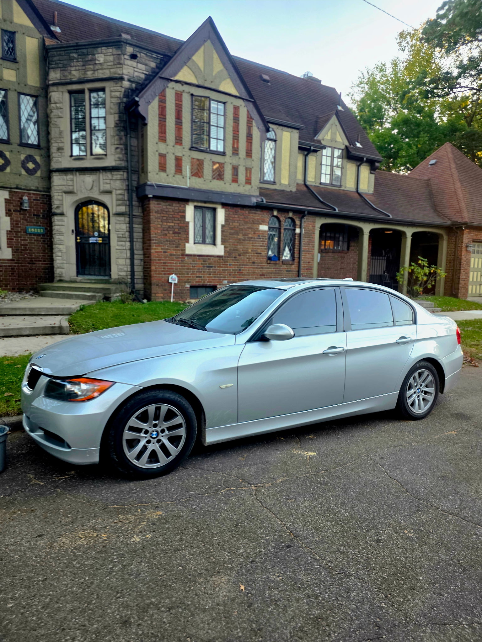 Used 2006 BMW 325i Sedan RWD image 4