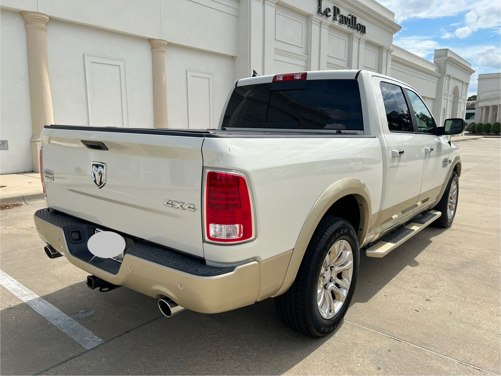 Used 2016 RAM 1500 Laramie Longhorn w/ Convenience Group AWD/4WD image 4