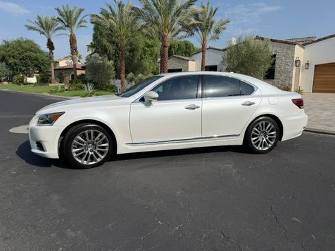 Used 2017 Lexus LS 460 w/ Comfort Package RWD image 1
