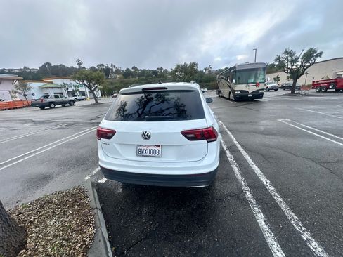 Used 2021 Volkswagen Tiguan S image 12