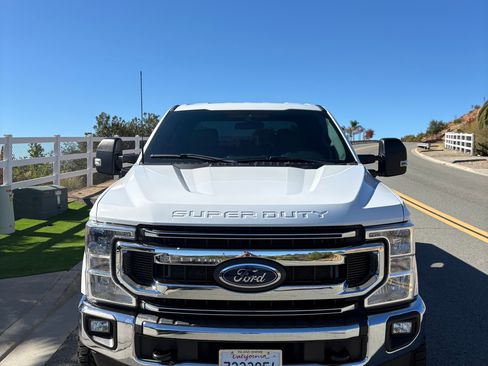 Used 2022 Ford F250 XLT w/ XLT Value Package image 2