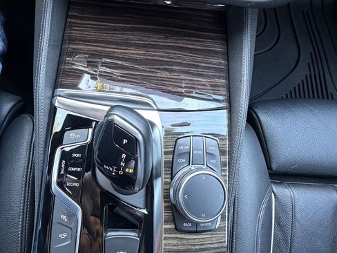 Used 2019 BMW M550i xDrive w/ Dynamic Handling Package image 22