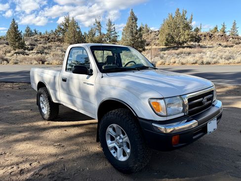 Used 1999 Toyota Tacoma 4x4 Regular Cab image 4