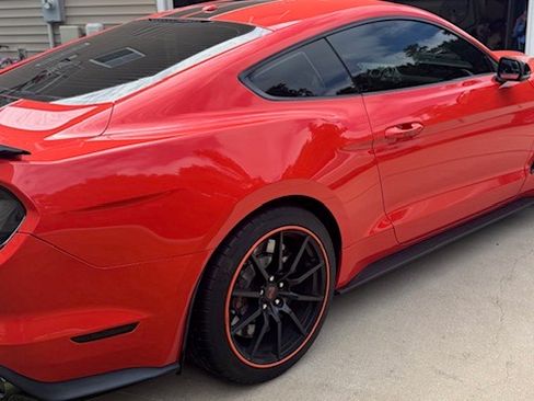 Used 2016 Ford Mustang Shelby GT350 w/ Technology Package image 5