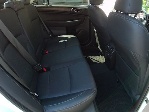 Used 2016 Subaru Outback 3.6R Limited image 6