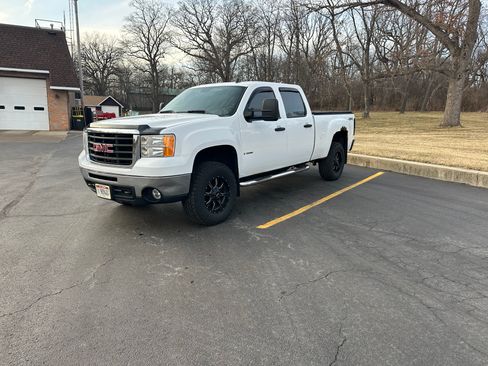 Used 2009 GMC Sierra 2500 SLE w/ Convenience Package image 2
