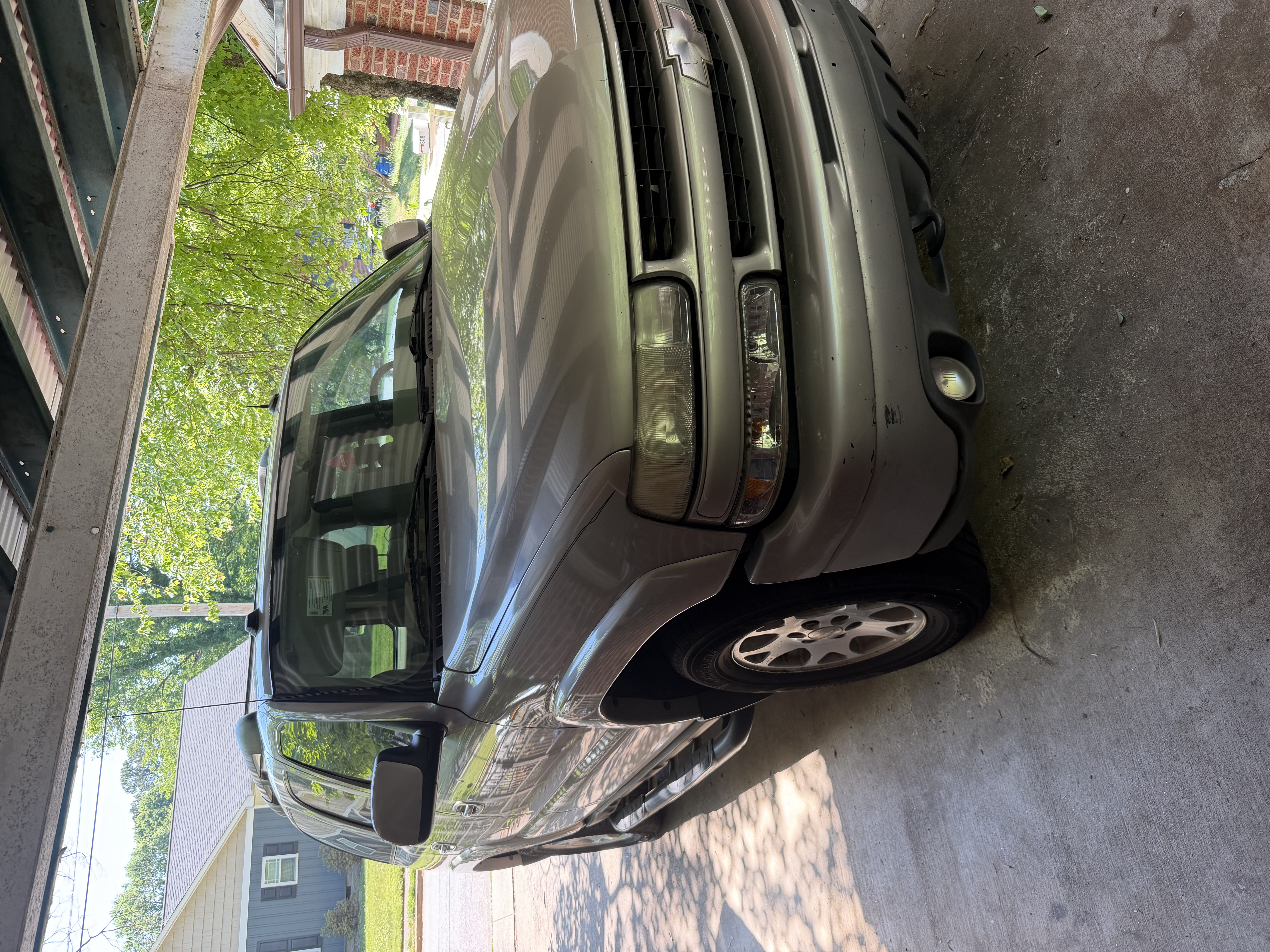Used 2005 Chevrolet Tahoe Z71 w/ Preferred Equipment Group AWD/4WD image 1