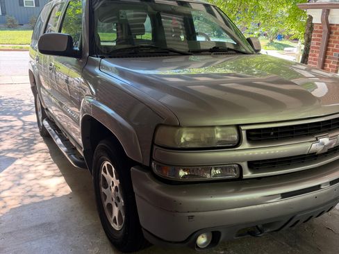 Used 2005 Chevrolet Tahoe Z71 w/ Preferred Equipment Group AWD/4WD image 1