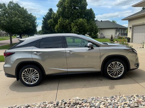 Used 2021 Lexus RX 450h AWD w/ Luxury Package image 1