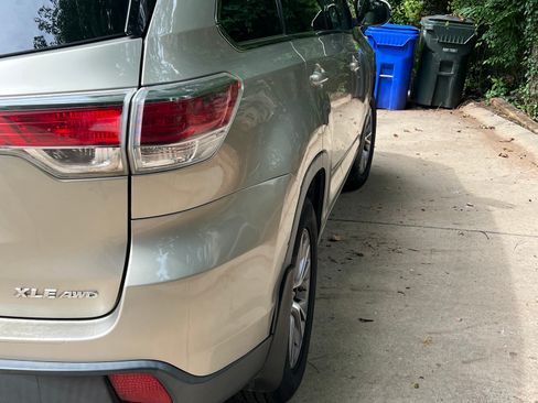 Used 2014 Toyota Highlander XLE AWD/4WD image 5