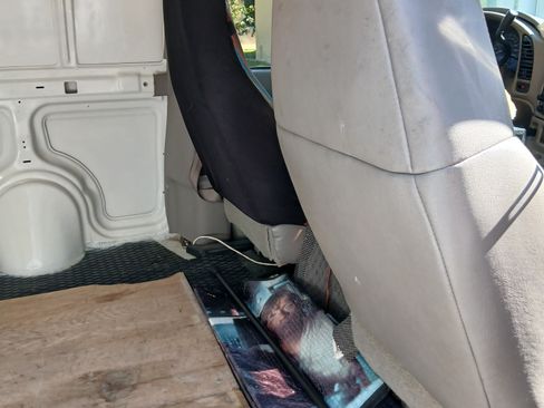 Used 2005 Chevrolet Astro w/ Convenience Package image 8