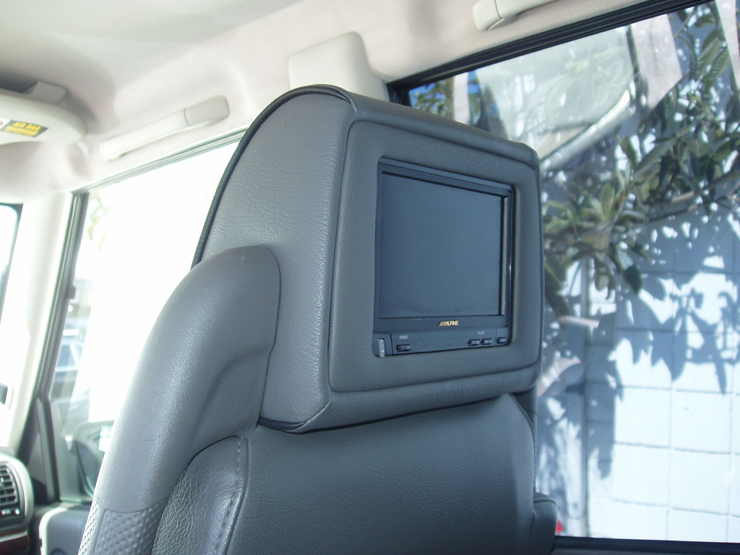 Used 2000 Land Rover Discovery AWD/4WD image 5