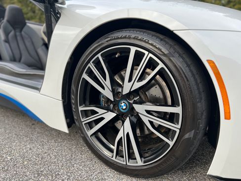Used 2019 BMW i8 Roadster image 18