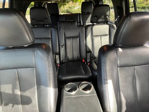 Used 2017 Ford Expedition Limited image 11