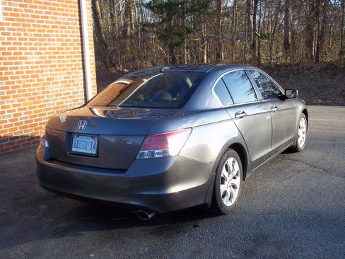 Used 2010 Honda Accord EX-L image 4