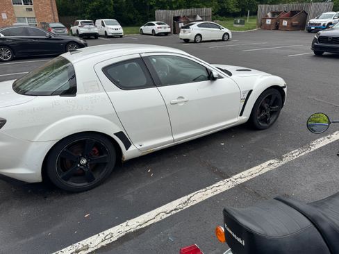 Used 2005 MAZDA RX-8 w/ AT Sport Pkg RWD image 2