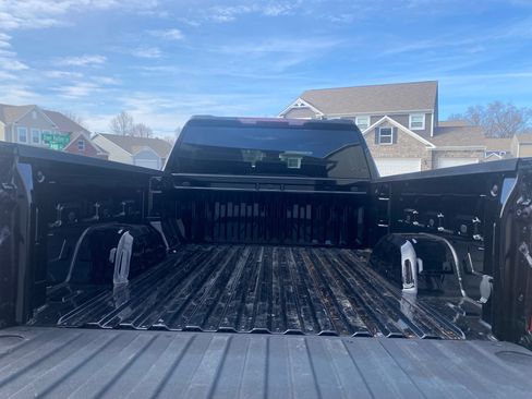 Used 2022 Chevrolet Silverado 1500 RST AWD/4WD image 2