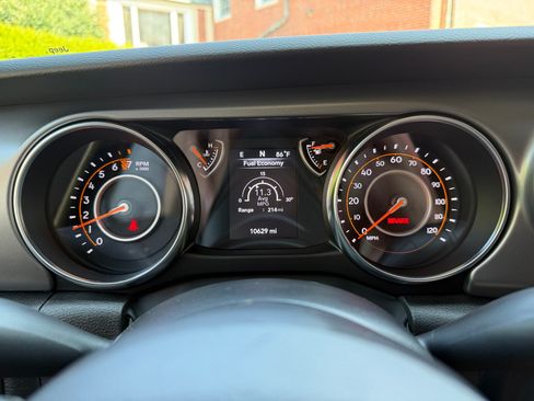 Used 2022 Jeep Wrangler Unlimited Sport AWD/4WD image 9
