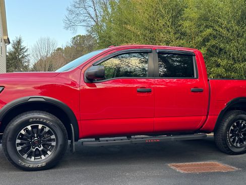 Used 2021 Nissan Titan PRO-4X image 2