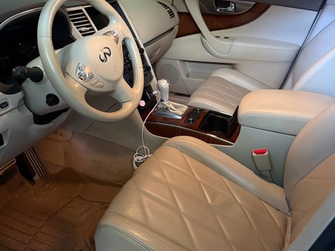 Used 2010 INFINITI FX35 AWD w/ Navigation Pkg image 11