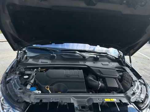 Used 2018 Land Rover Discovery Sport HSE Luxury image 8