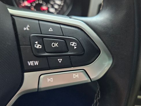 Used 2021 Volkswagen Atlas Cross Sport SE w/ Panoramic Sunroof Package image 14