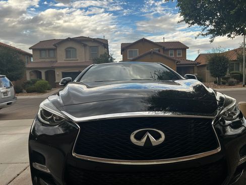 Used 2017 INFINITI QX30 Sport w/ Sport Leather Package image 5