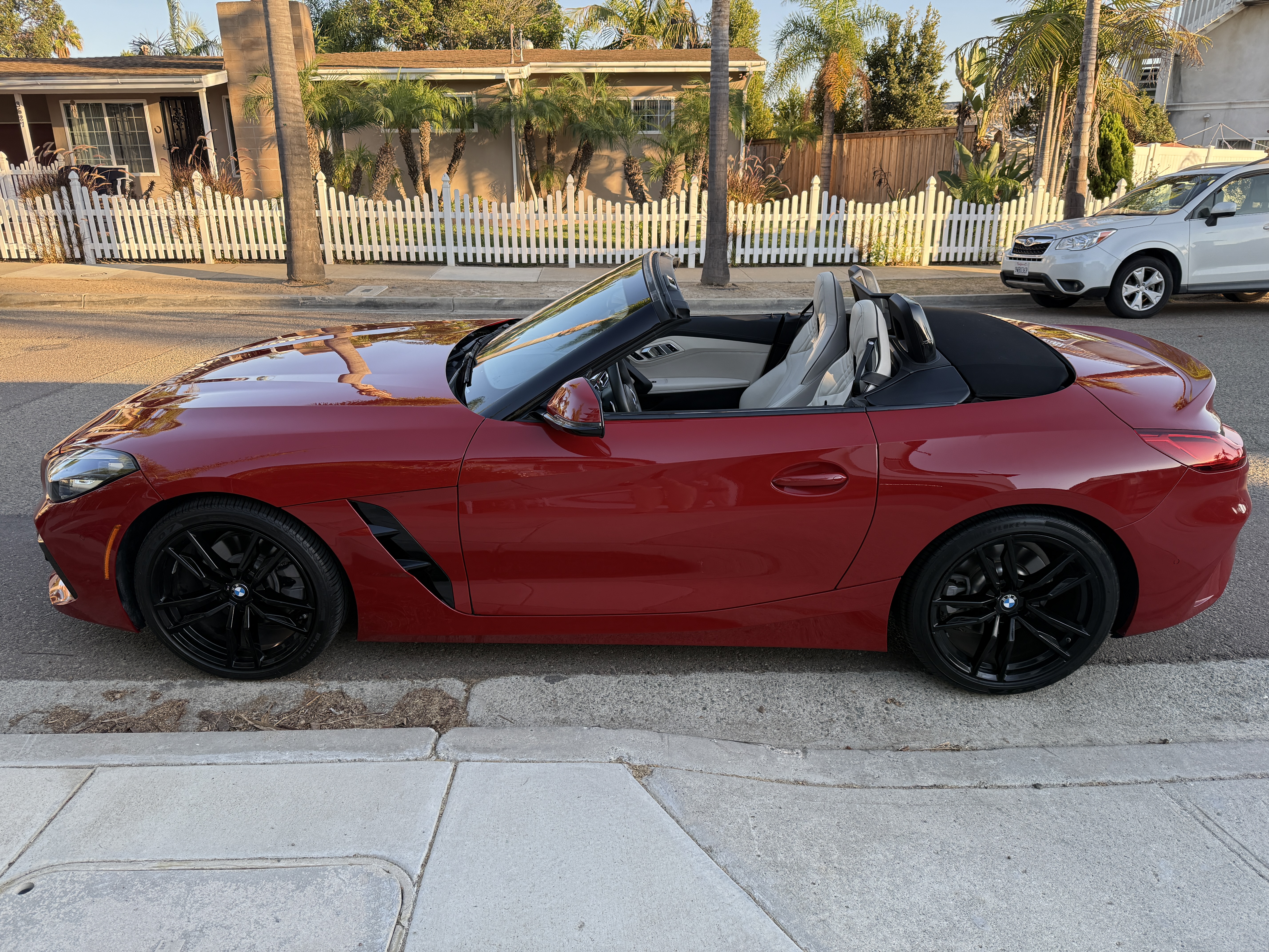 Used 2019 BMW Z4 sDrive30i w/ M Sport Package RWD image 2