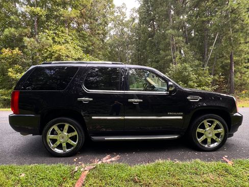 Used 2014 Cadillac Escalade Luxury image 9