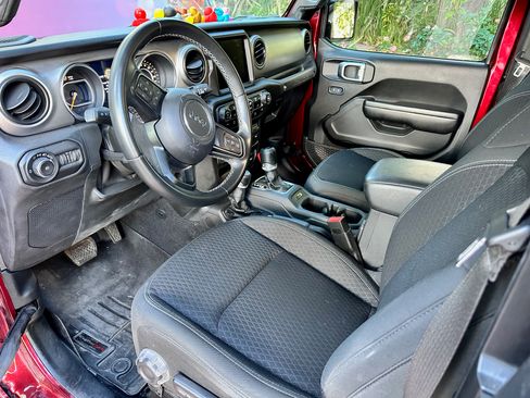 Used 2021 Jeep Wrangler Sport image 27