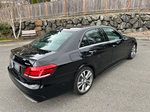 Used 2014 Mercedes-Benz E 350 4MATIC Sedan image 5
