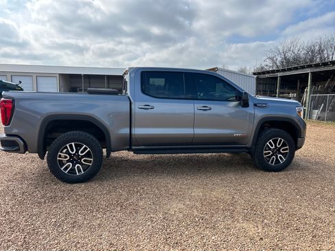 Used 2022 GMC Sierra 1500 AT4 w/ AT4 Premium Package image 2