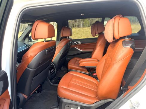 Used 2020 BMW X7 xDrive40i w/ M Sport Package AWD/4WD image 8